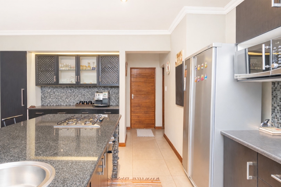 5 Bedroom Property for Sale in Xanadu Eco Park North West